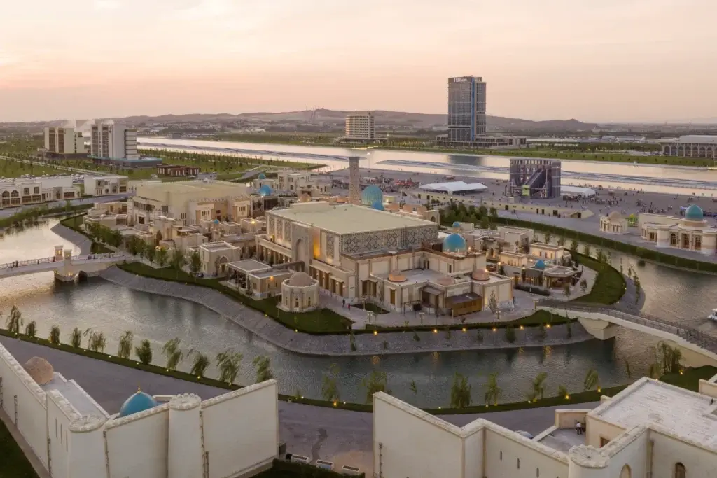 Abadiy shaharni qush parvozi balandligidan ko‘rinishi