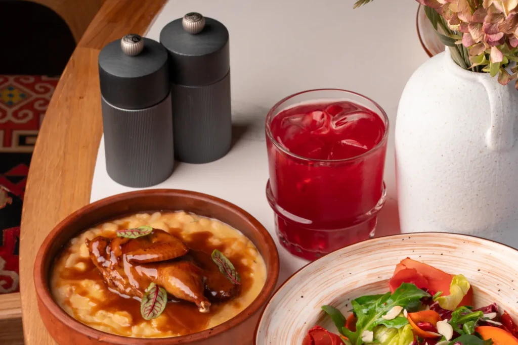 «PRO.Khinkali set "Three shades of the Caucasus" - khinkali with beef tartare, Persimmon and Basturma salad, white lobio with quail a la tabaka