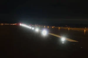 Взлётная полоса международного аэропорта «Манас» в Бишкеке